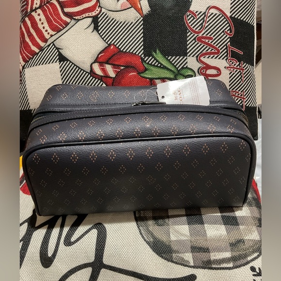 Coach Handbags - NWT $175 COACH TRAVEL POUCH
IN DIAMOND FOULARD (F93580)